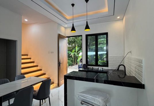 RUMAH MEWAH 2 LANTAI FURNISHED MURAH DI PONDOK INDAH RESIDENCE JAKAL KM 13