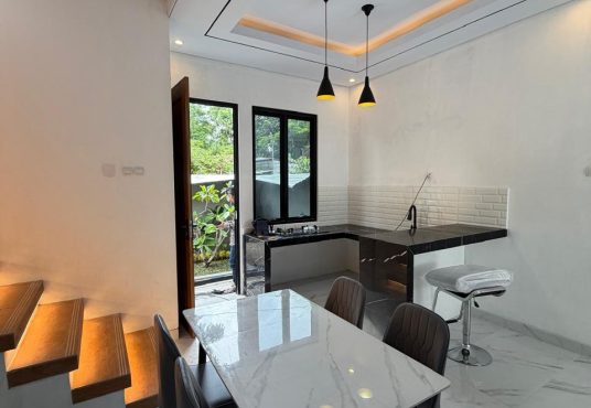 RUMAH MEWAH 2 LANTAI FURNISHED MURAH DI PONDOK INDAH RESIDENCE JAKAL KM 13
