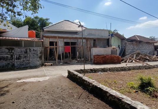 Rumah cantik modern kekinian di Jalan Kaliurang KM 13.5 Sukoharjo Ngaglik Sleman dekat Kampus UII