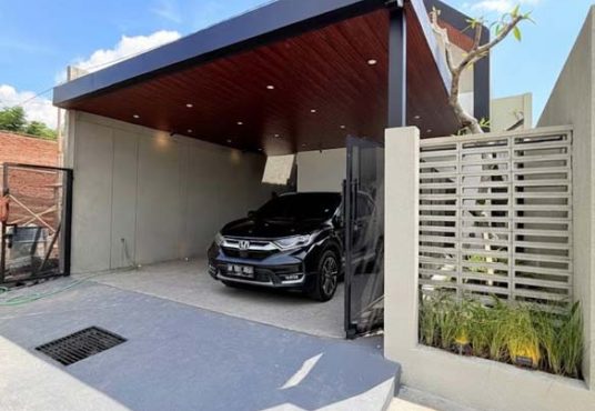 Rumah Mewah Baru Full Furnished Tanah Luas Dekat Exit Tol Purwomartani Kalasan