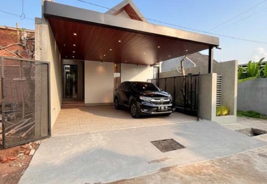 Rumah Mewah Baru Full Furnished Tanah Luas Dekat Exit Tol Purwomartani Kalasan