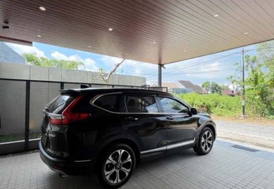 Rumah Mewah Baru Full Furnished Tanah Luas Dekat Exit Tol Purwomartani Kalasan