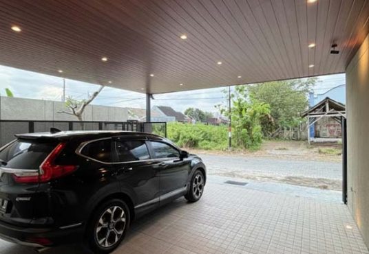 Rumah Mewah Baru Full Furnished Tanah Luas Dekat Exit Tol Purwomartani Kalasan