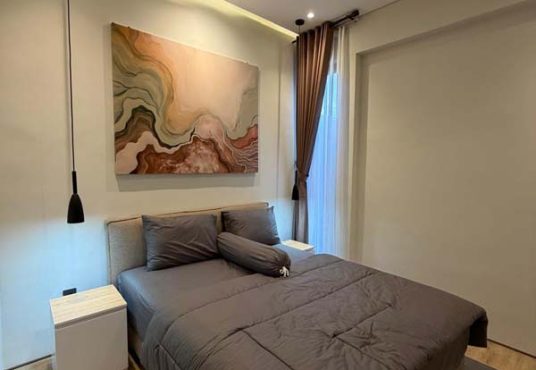 Rumah Mewah Baru Full Furnished Tanah Luas Dekat Exit Tol Purwomartani Kalasan