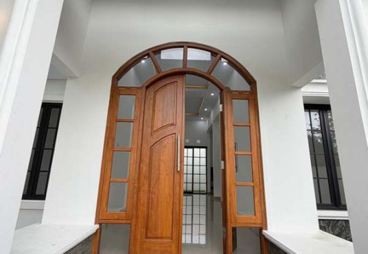 Rumah Mewah klasik modern dekat UII Jakal