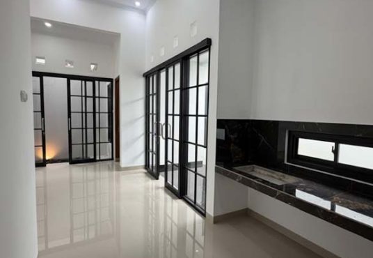 Rumah Mewah klasik modern dekat UII Jakal