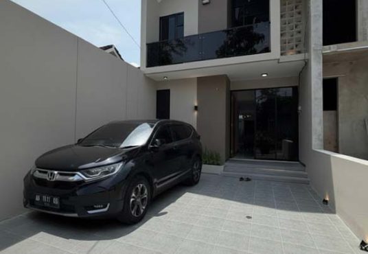 RUMAH SCANDINAVIAN CANTIK 2 LANTAI FULL FURNISHED Wedomartani Sleman