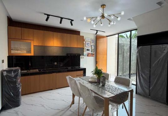 RUMAH SCANDINAVIAN CANTIK 2 LANTAI FULL FURNISHED Wedomartani Sleman