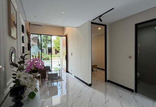 RUMAH SCANDINAVIAN CANTIK 2 LANTAI FULL FURNISHED Wedomartani Sleman