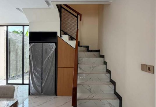 RUMAH SCANDINAVIAN CANTIK 2 LANTAI FULL FURNISHED Wedomartani Sleman