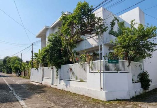 Rumah 2 Lantai Siap huni di utara Stadion Maguwo, dekat Jogja Bay dan SD Model