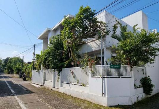 Rumah 2 Lantai Siap huni di utara Stadion Maguwo, dekat Jogja Bay dan SD Model