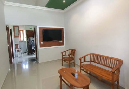 DISEWAKAN RUMAH dengan Fasilitas VILLA dekat Jombor