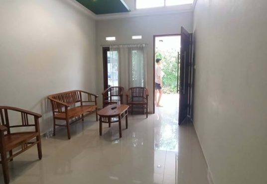 DISEWAKAN RUMAH dengan Fasilitas VILLA dekat Jombor