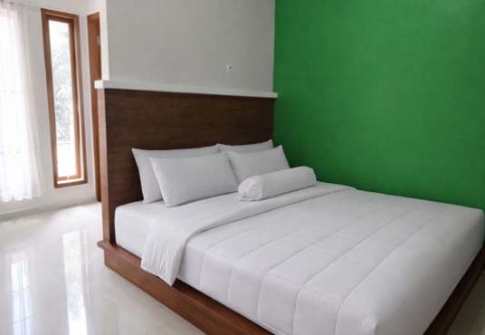 DISEWAKAN RUMAH dengan Fasilitas VILLA dekat Jombor