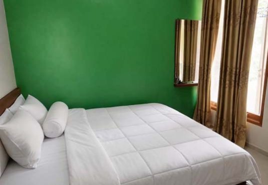 DISEWAKAN RUMAH dengan Fasilitas VILLA dekat Jombor