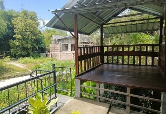 DISEWAKAN RUMAH dengan Fasilitas VILLA dekat Jombor