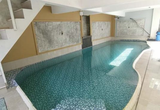 DISEWAKAN RUMAH dengan Fasilitas VILLA dekat Jombor