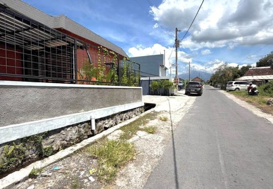 VILLA MEWAH VIEW MERAPI 2 LANTAI FULLY FURNISHED PRIVATE RESORT LIVING DI KALIURANG KM 13.5 DEKAT UII