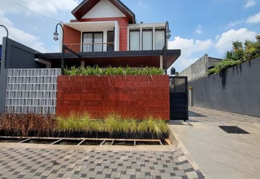 Rumah Mewah + 3 Villa Private Pool di Palagan — Hunian & Investasi Elite