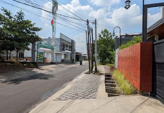 Rumah Mewah + 3 Villa Private Pool di Palagan — Hunian & Investasi Elite