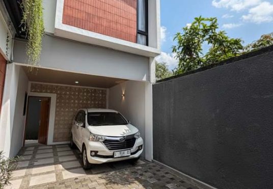 Rumah Mewah + 3 Villa Private Pool di Palagan — Hunian & Investasi Elite
