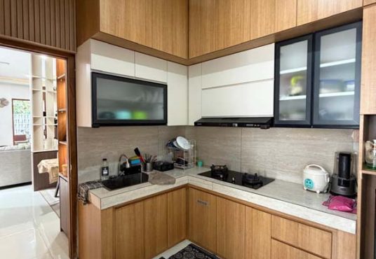 Rumah Mewah + 3 Villa Private Pool di Palagan — Hunian & Investasi Elite