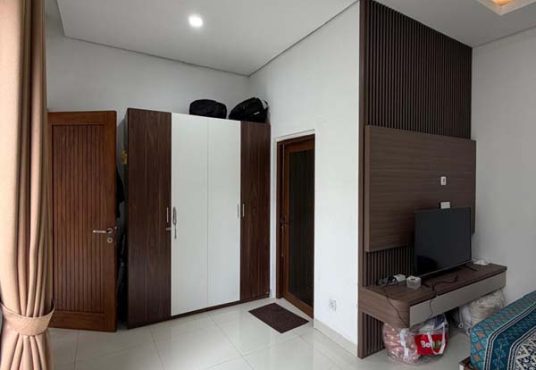 Rumah Mewah + 3 Villa Private Pool di Palagan — Hunian & Investasi Elite