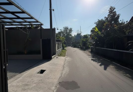 Rumah Design Mewah Tanah Luas Full Furnished di Purwomartani Kalasan