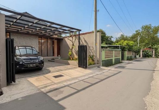 Rumah Design Mewah Tanah Luas Full Furnished di Purwomartani Kalasan