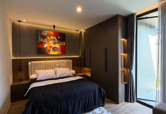 Rumah Design Mewah Tanah Luas Full Furnished di Purwomartani Kalasan