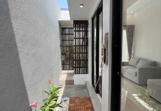 Rumah Mewah 2 Lantai Kontemporer Modern Furnished Timur Kampus UII