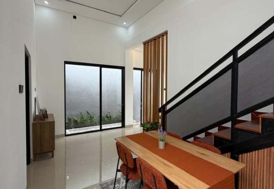 Rumah Mewah 2 Lantai Kontemporer Modern Furnished Timur Kampus UII