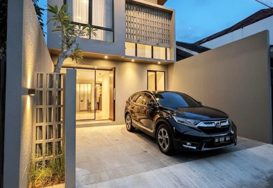 Rumah Mewah 2 Lantai Full Furnished Dekat UGM