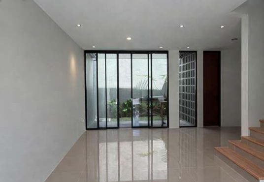 Rumah Mewah 2 Lantai Full Furnished Dekat UGM