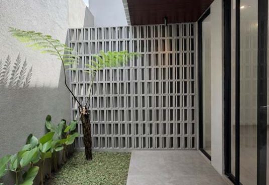 Rumah Mewah 2 Lantai Full Furnished Dekat UGM