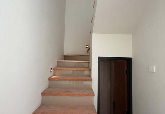 Rumah Mewah 2 Lantai Full Furnished Dekat UGM