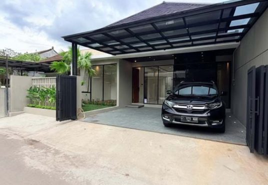 Rumah Cantik Tanah Luas Design Industrial Modern Purwomartani
