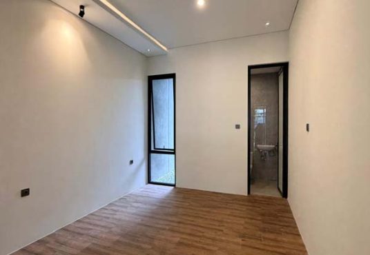 Rumah Cantik Tanah Luas Design Industrial Modern Purwomartani