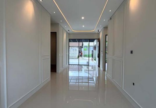 Rumah Cantik Tanah Luas Design Industrial Modern Purwomartani