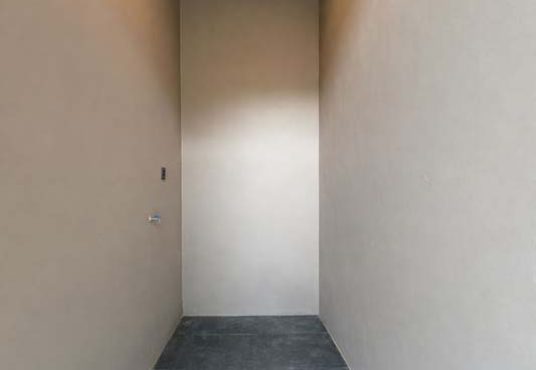 Rumah Cantik Tanah Luas Design Industrial Modern Purwomartani