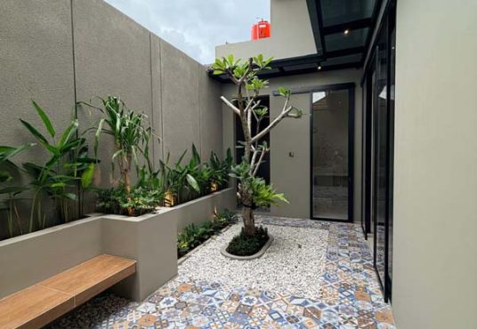 Rumah Cantik Tanah Luas Design Industrial Modern Purwomartani