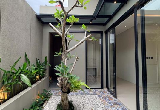 Rumah Cantik Tanah Luas Design Industrial Modern Purwomartani