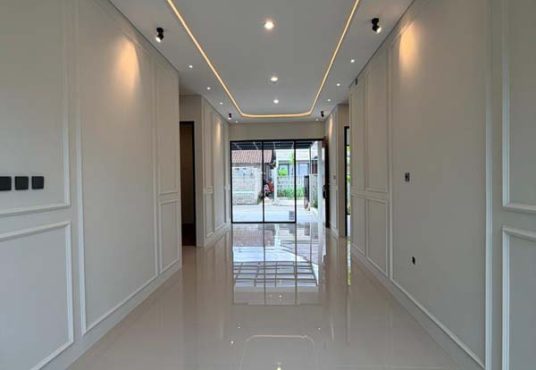 Rumah Cantik Tanah Luas Design Industrial Modern Purwomartani