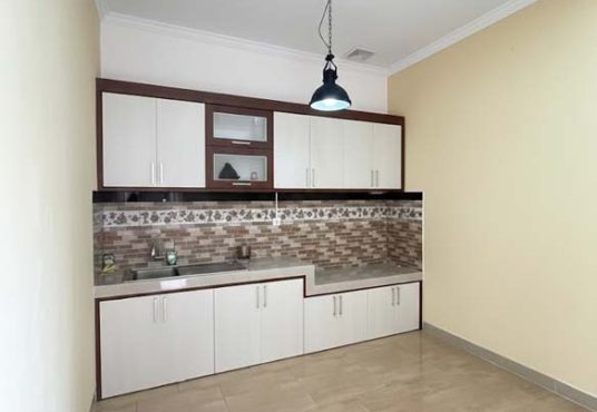 Rumah 2 lantai Semi Furnished Tanah Luas Tamanmartani dekat Prambanan