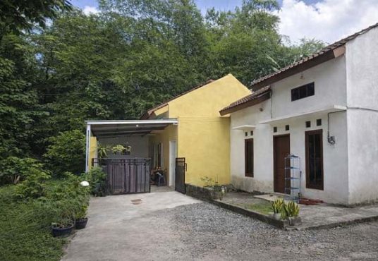 Rumah Asri Tegaltirto Berbah dekat Lava Bantal