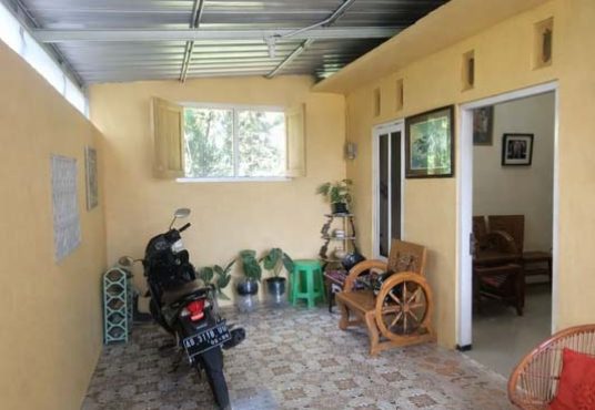 Rumah Asri Tegaltirto Berbah dekat Lava Bantal