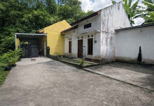Rumah Asri Tegaltirto Berbah dekat Lava Bantal