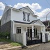 Hunian Modern Klasik 2 Lantai Fasade Mewah Siap Huni di Perumahan Griya Perwita Wisata dekat UII