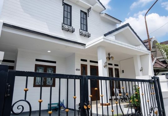 Hunian Modern Klasik 2 Lantai Fasade Mewah Siap Huni di Perumahan Griya Perwita Wisata dekat UII